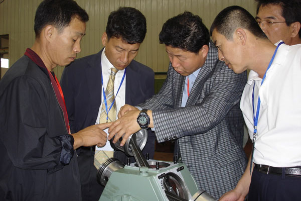 韓國客（kè）商前來我公司參觀考（kǎo）察